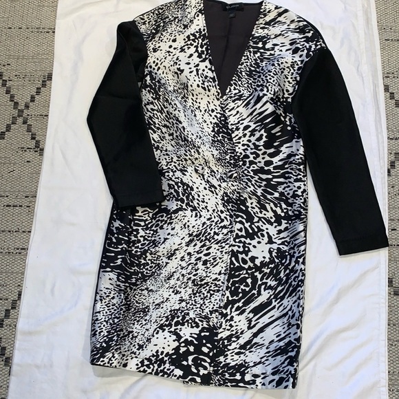 Beautiful BNWOT Overcoat..Can Be Dress by St John - Picture 1 of 9